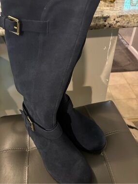 Tall Navy Suede Buckle Boots Hot in HOLLYWOOD brand 6.5 Wide